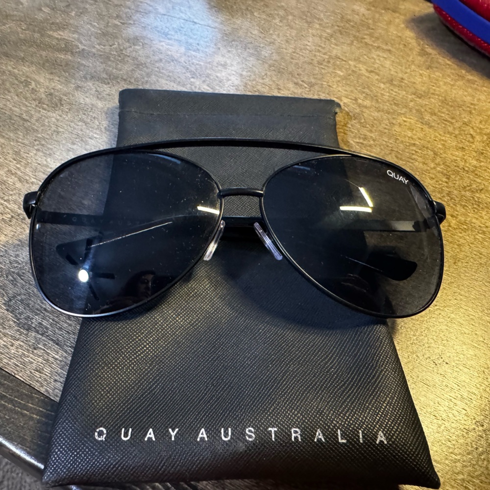 Women’s Quay Australia Black Aviator Sunglasses